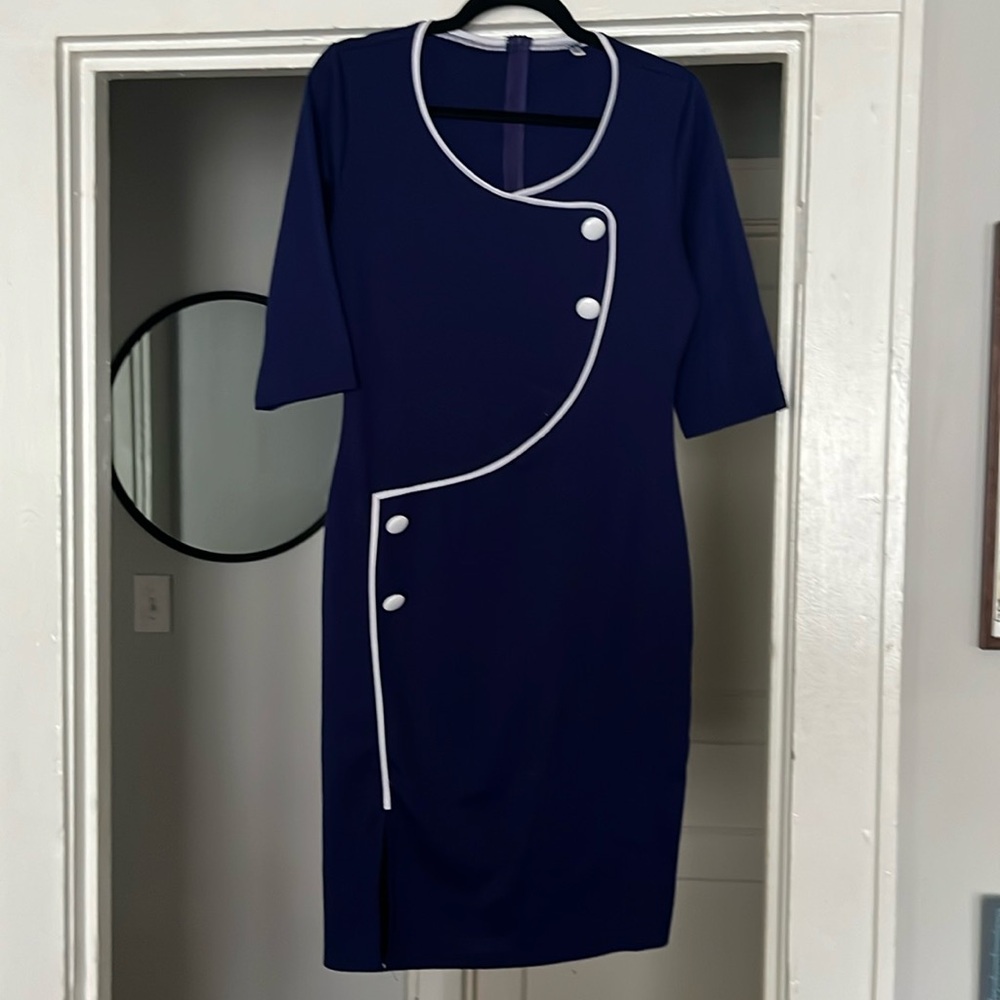 Retro navy dress with sleeves